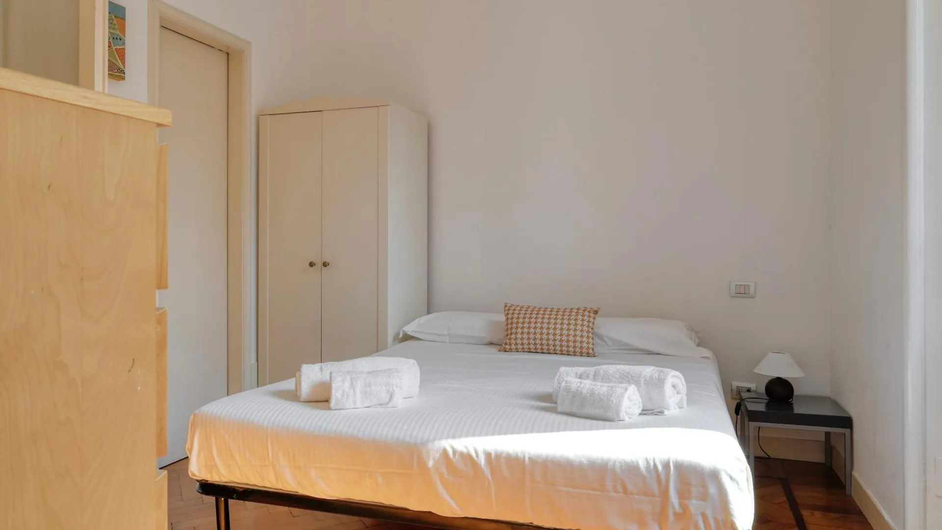 شقة Joivy Warm & Airy Flat Near The City Centre ميلان