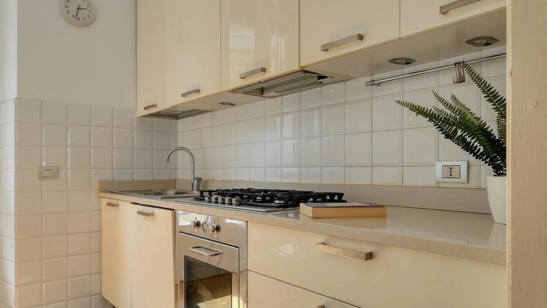 Joivy Warm & Airy Flat Near The City Centre ميلان