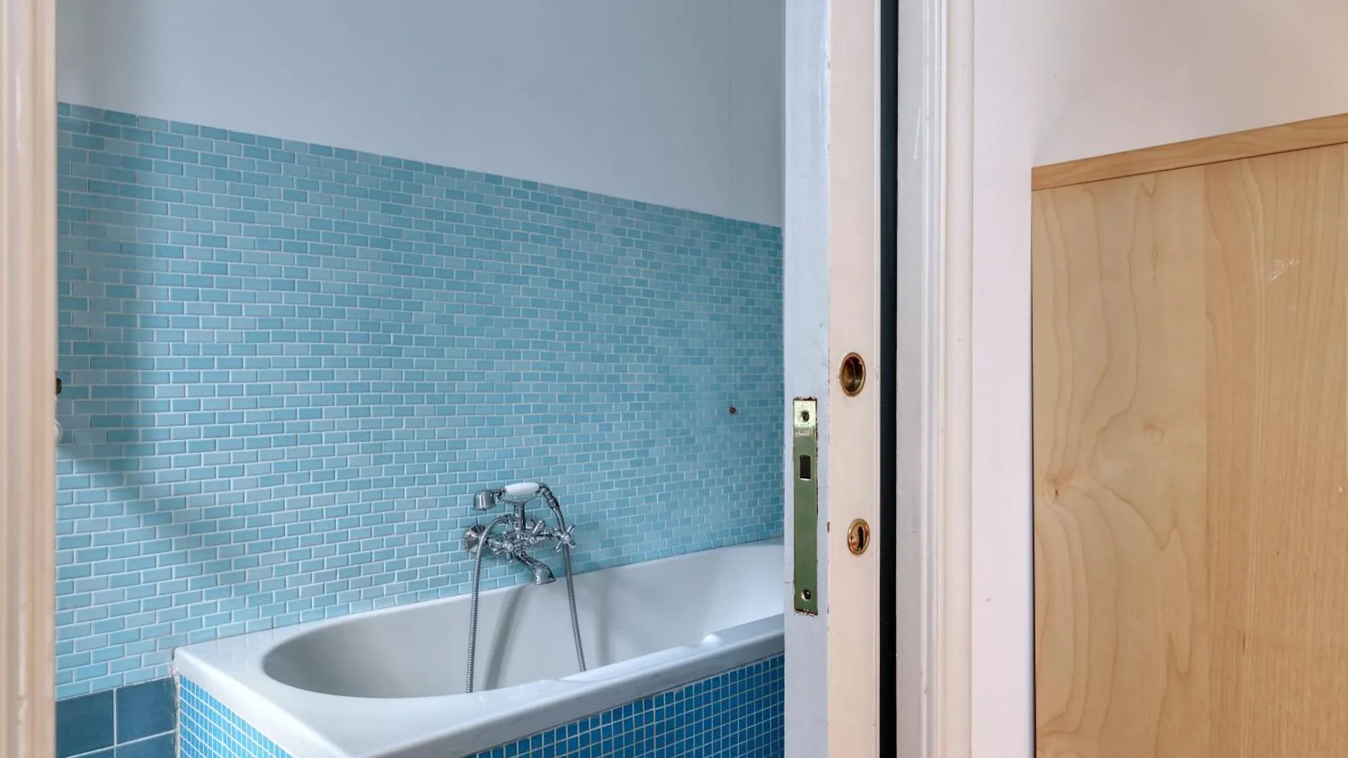 شقة Joivy Warm & Airy Flat Near The City Centre ميلان إيطاليا