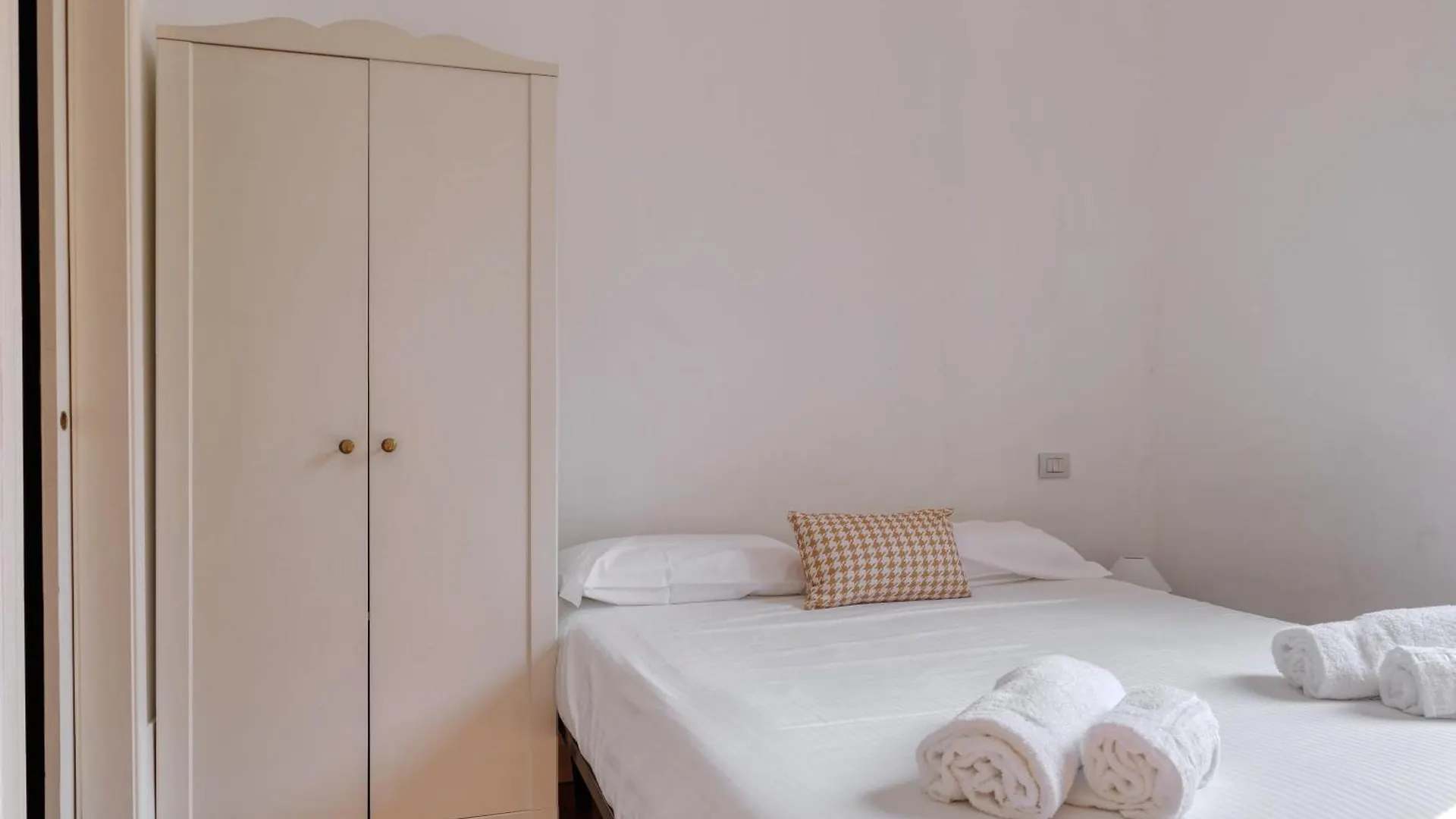 Joivy Warm & Airy Flat Near The City Centre ميلان