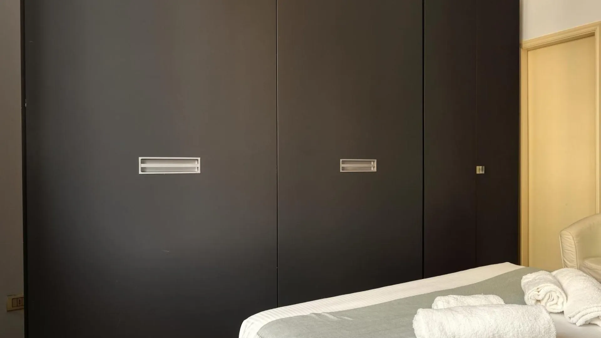 Joivy Warm & Airy Flat Near The City Centre ミラノ アパート